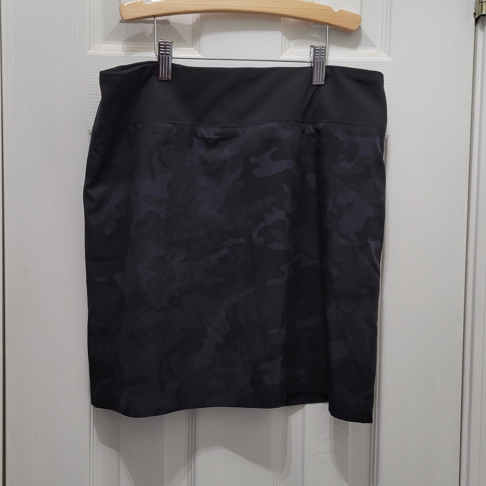 Chic Black Camouflage Pencil Skirt